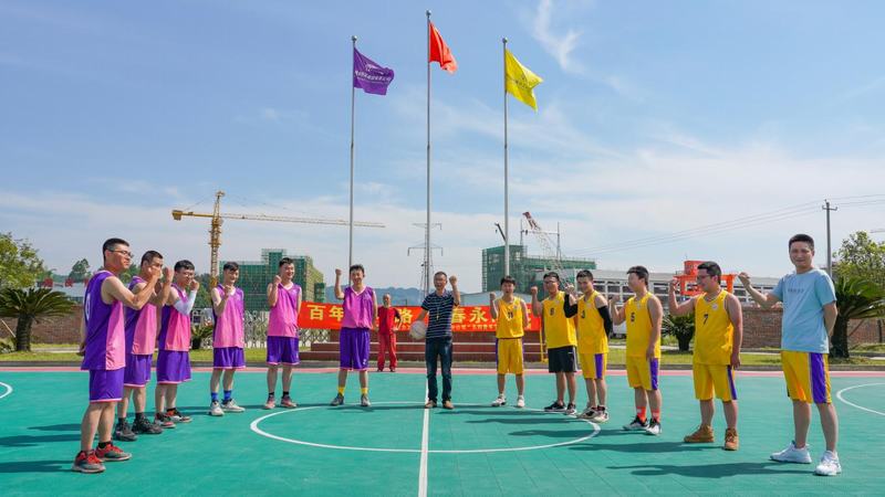 二分公司举行庆祝“五一”劳动节男子篮球友谊赛
