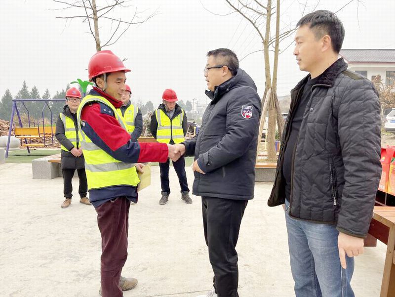 公司开展2023年春节走访慰问离退休老干部及困难职工活动