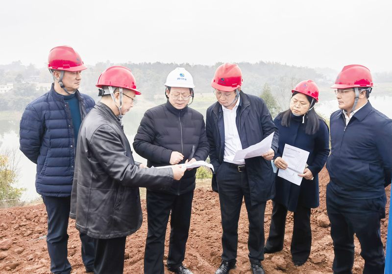 钟杰董事长莅临向家坝灌区北总干渠第一期二步工程开工仪式场地施工现场指导工作