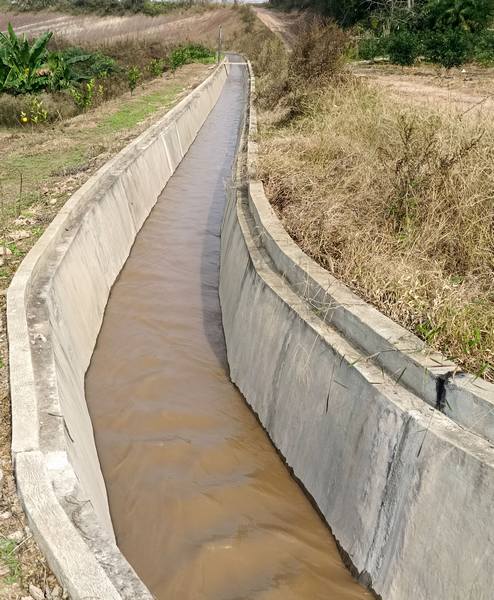 自贡市小井沟水利工程提灌渠工程试通水成功