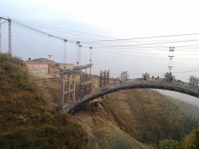 汉原县龙潭沟1号桥吊装