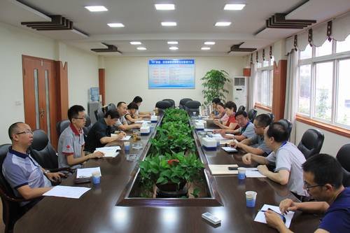 资阳市雁江区人大代表率区商务局到工程局调研 