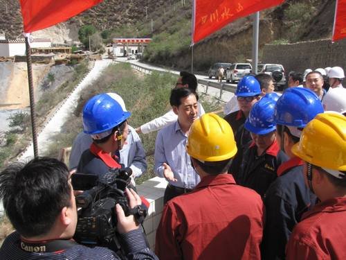 中国大唐集团公司总经理王野平莅临洞松水电站视察