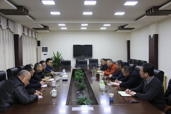 都江堰建行肖峰一行到工程局调研 
