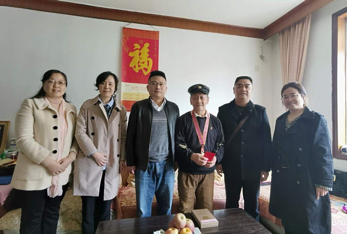 唐惊涛一行走访慰问抗美援朝志愿军老战士