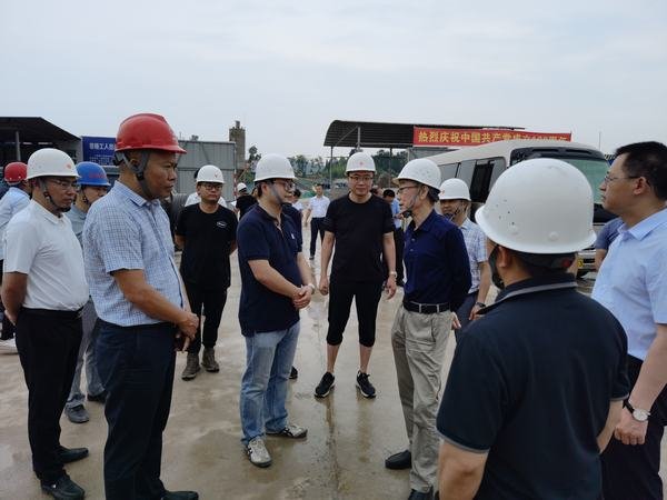 水利厅副厅长李勇蔺视察土地滩水库枢纽工程