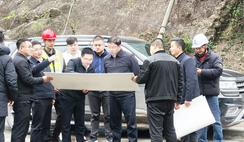 达州市水务局一行调研万源城乡供水项目一标段项目建设情况